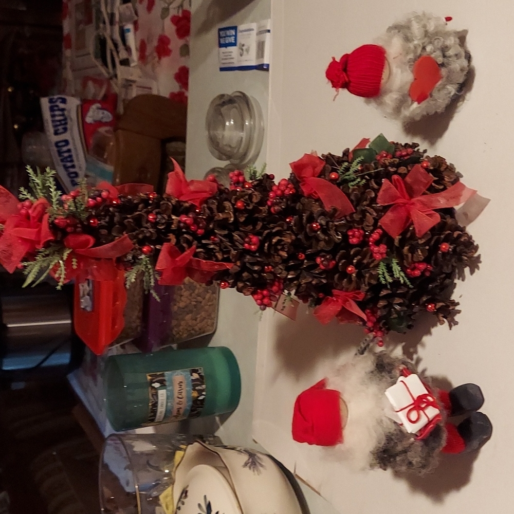 Christmas tree with two wood dools - Picture 4 of 4